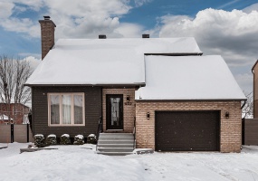House for sale in St-Hubert