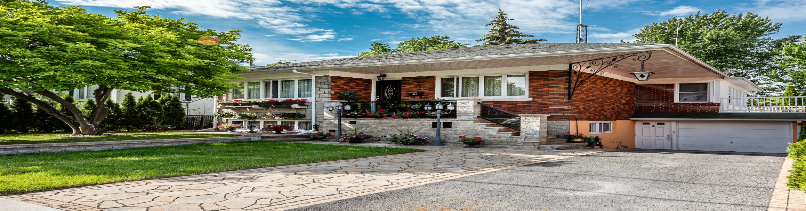 Bungalow in Longueuil – photo 1