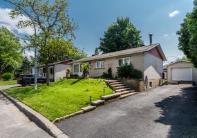 House for sale in St-Hubert