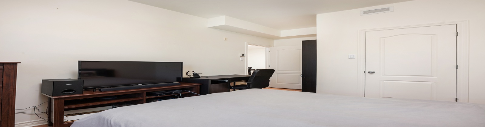 Apartment in Longueuil (Saint-Hubert) – photo 8
