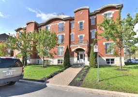 Apartment in Longueuil (Saint-Hubert)